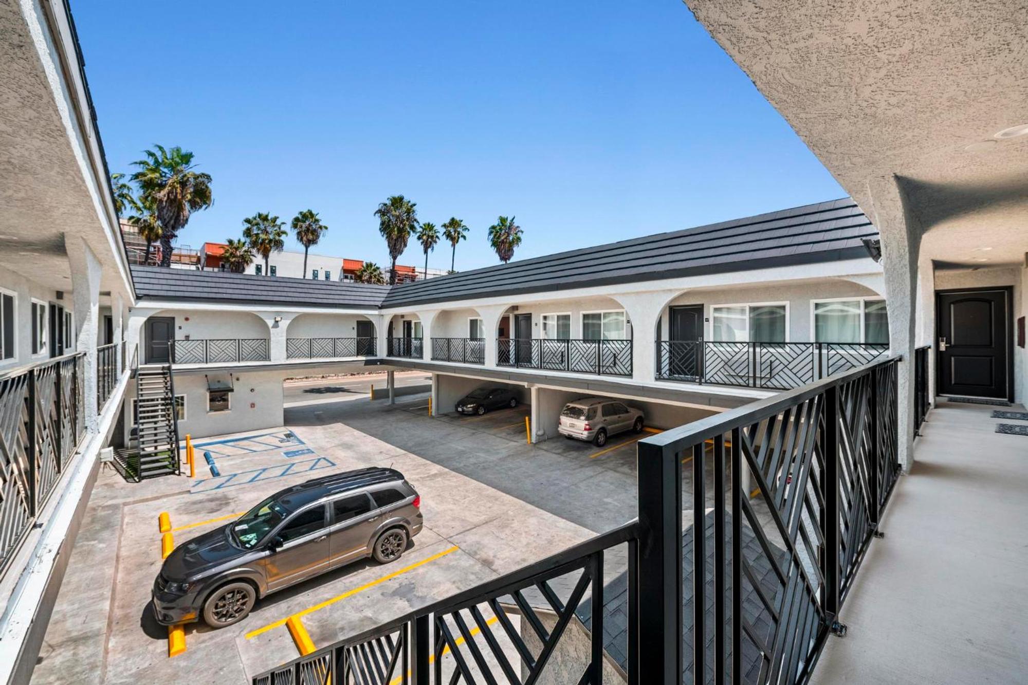 Hyland Inn Long Beach Exterior photo
